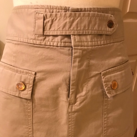 Michael Kors khaki skirt. Size 8 - Picture 2 of 6